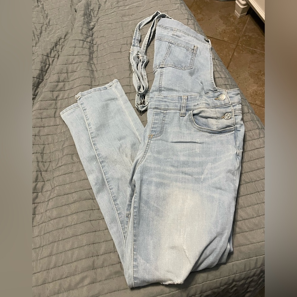 Overall with skinny jeans